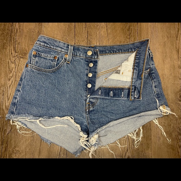 Levi shorts - Picture 1 of 3